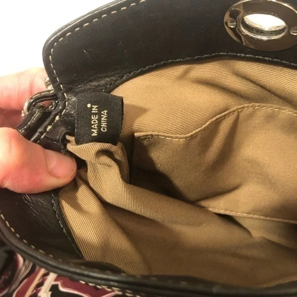 Coach vintage y2k black patent leather mini wristlet bag